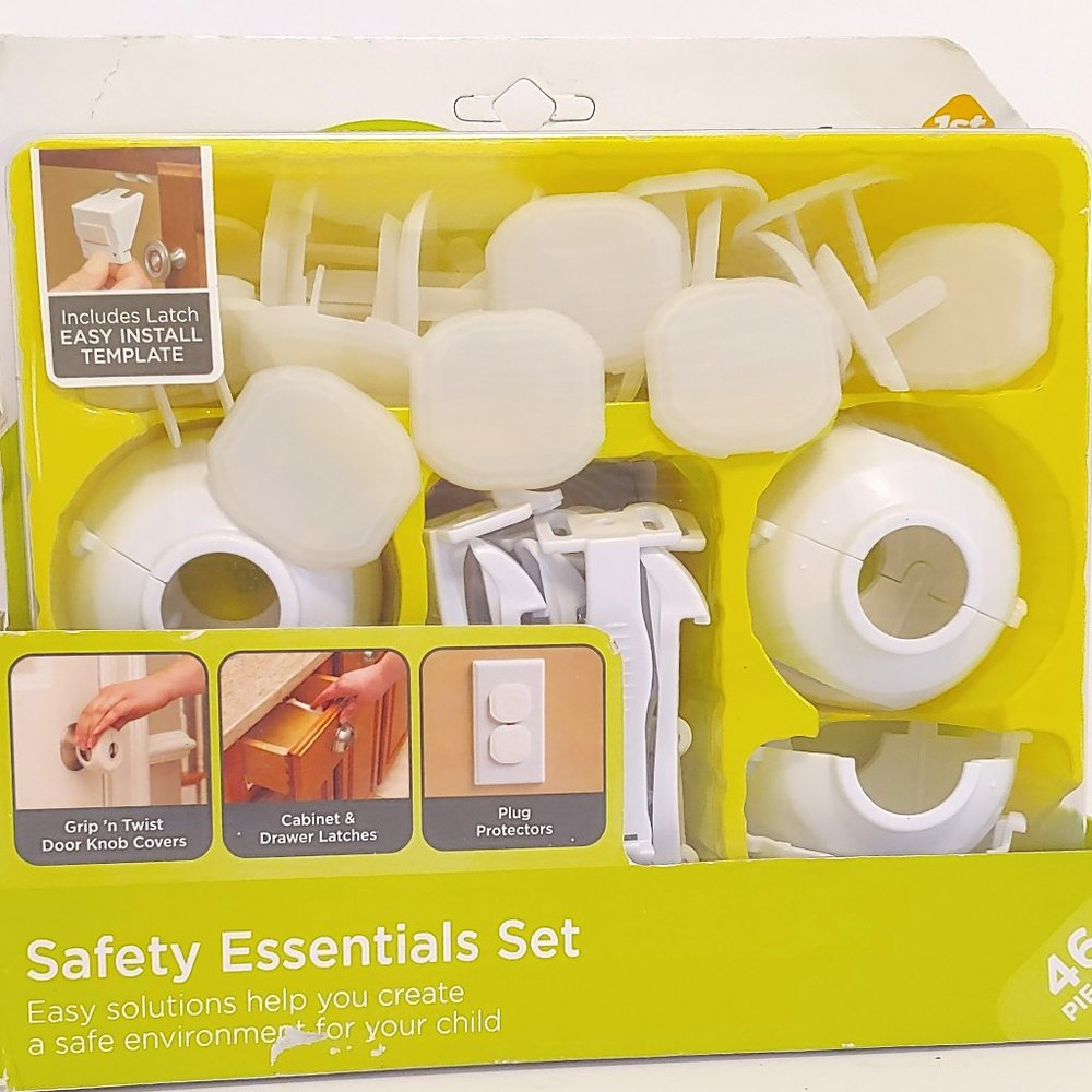 Safety 1st Safety Essentials Set. 46 pcs. Knob & plug protectors, cabinet latch